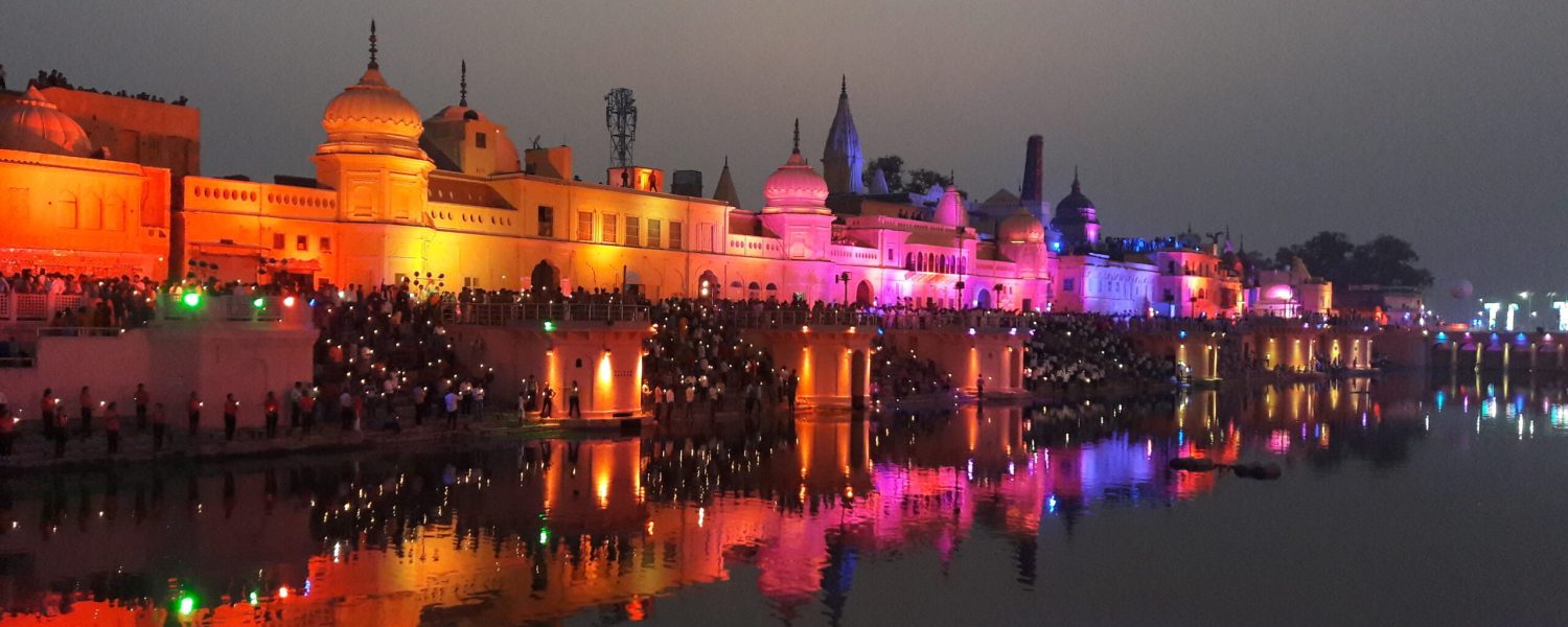 Sarayu_River_night_view,_Ayodhya_001